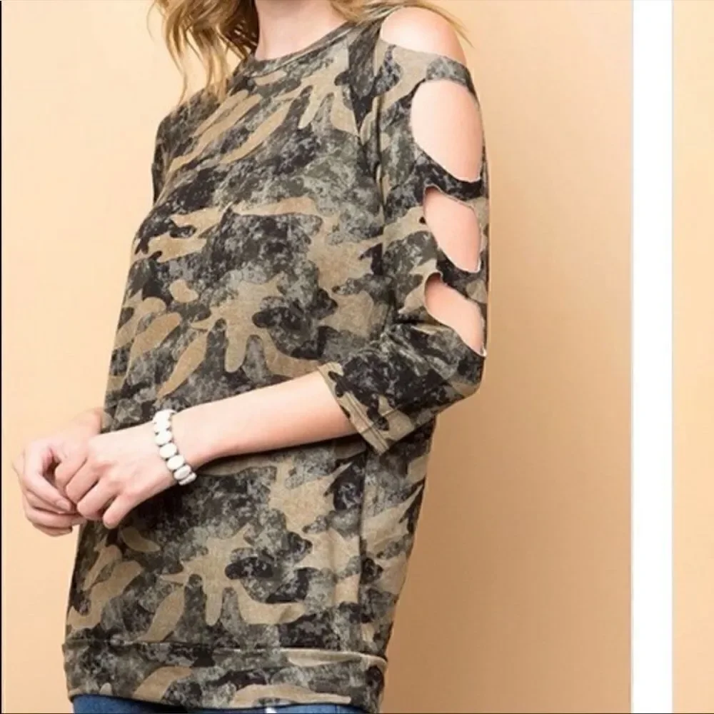3/4 open sleeve Camo Top                        - Picture 3 of 8